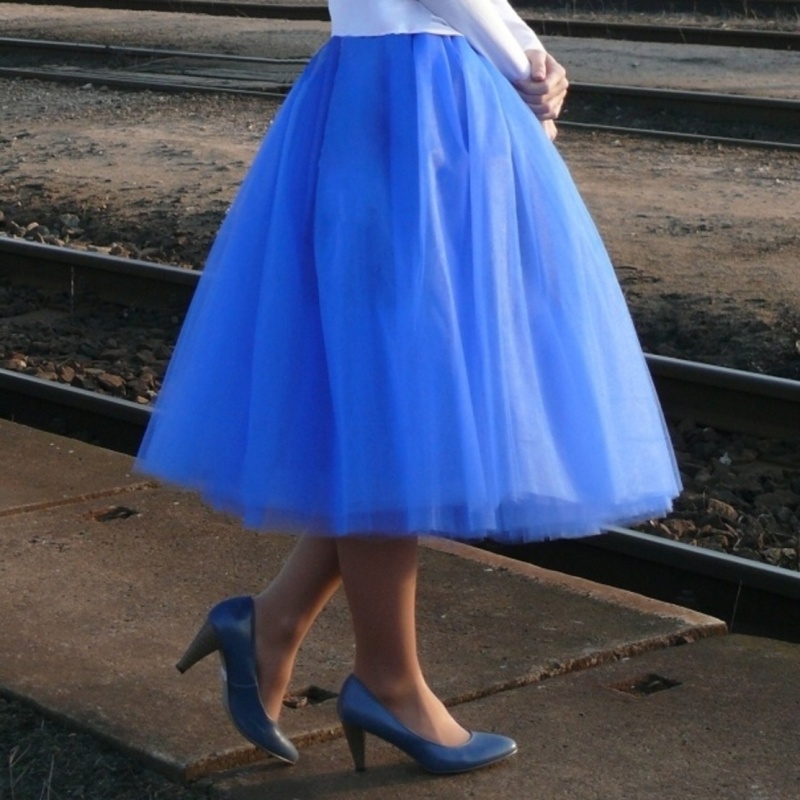 Modrá tylová sukně