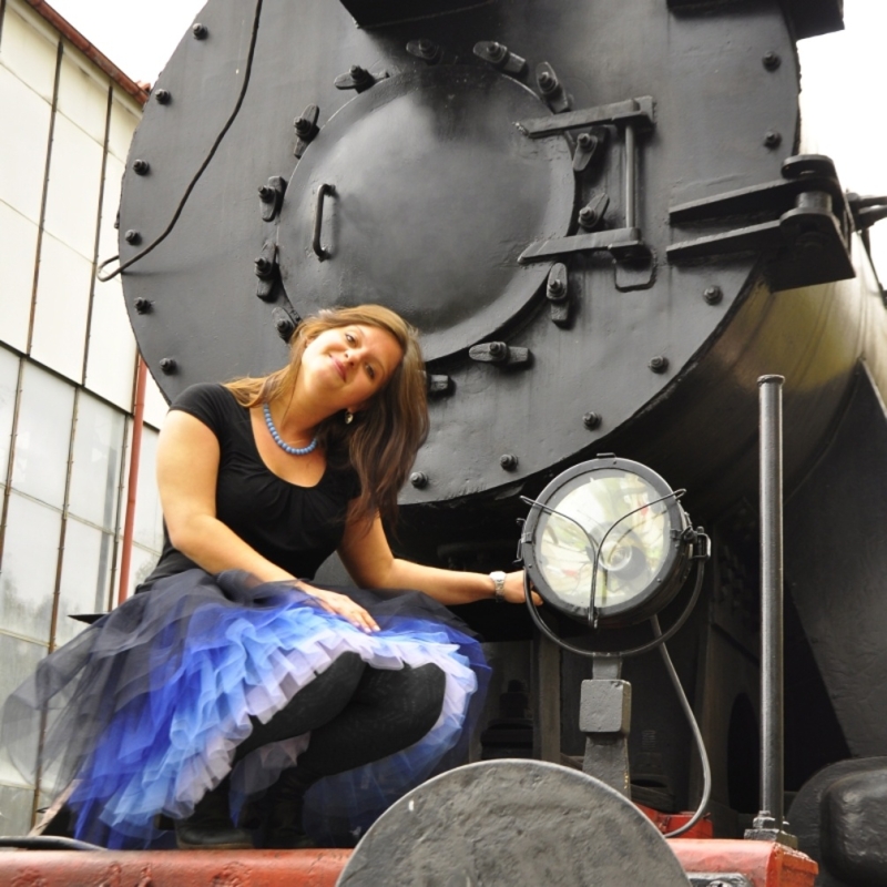 Černo-modrá tylová sukně