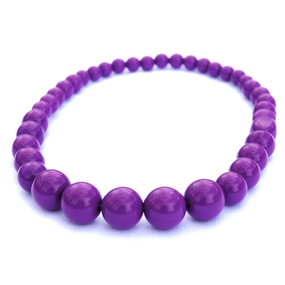 Fialové korále na krk