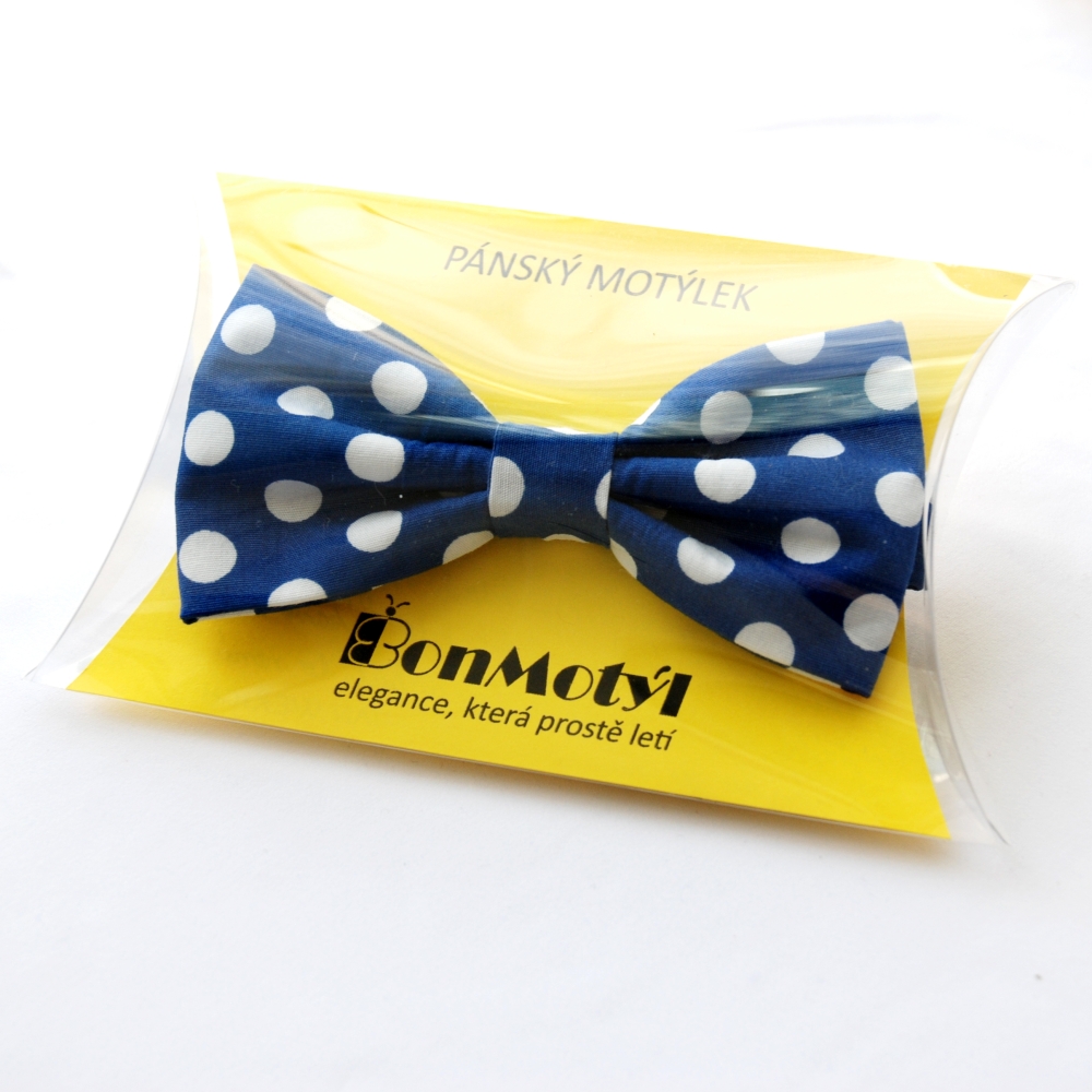 Modrý puntíkovaný motýlek