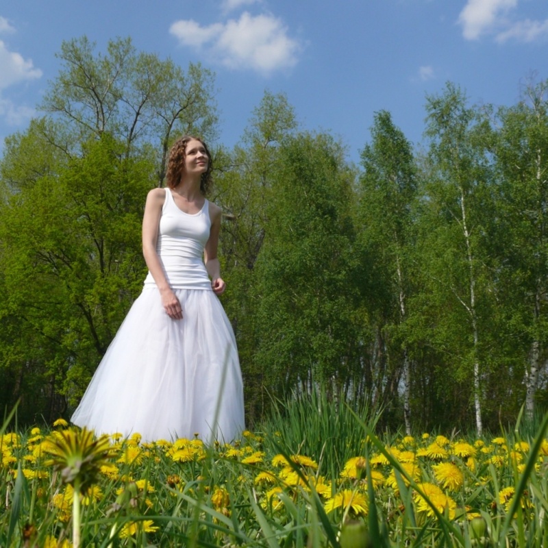 Bílá dlouhá tylová sukně