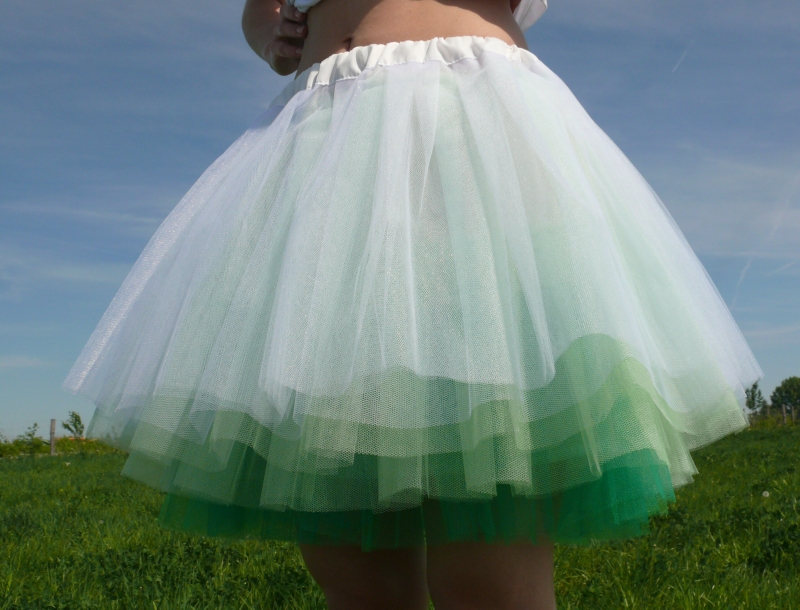 Bílo-zelená tylová sukně