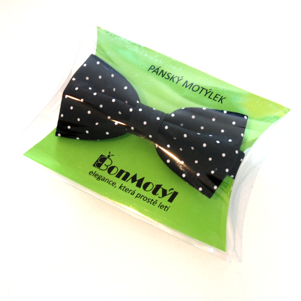 Černý drobně puntíkovaný motýlek