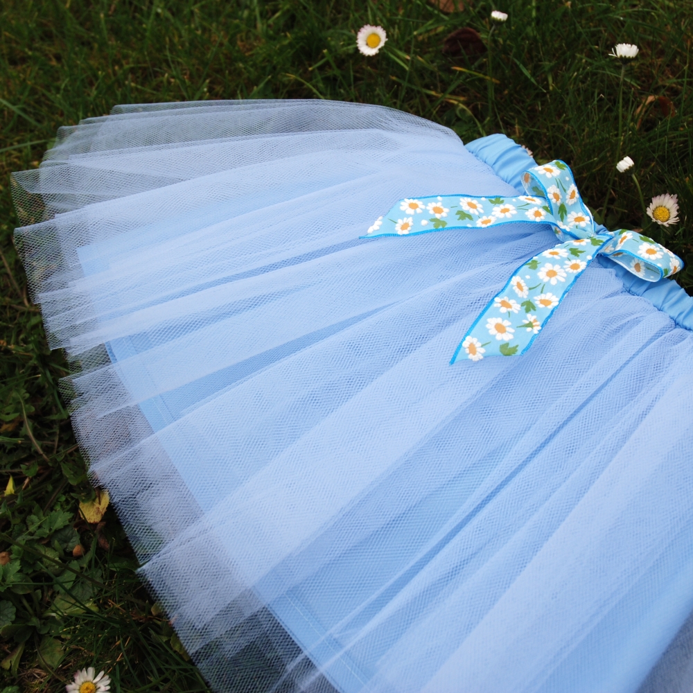 Světle modrá tylová sukně s kopretinami - dětská