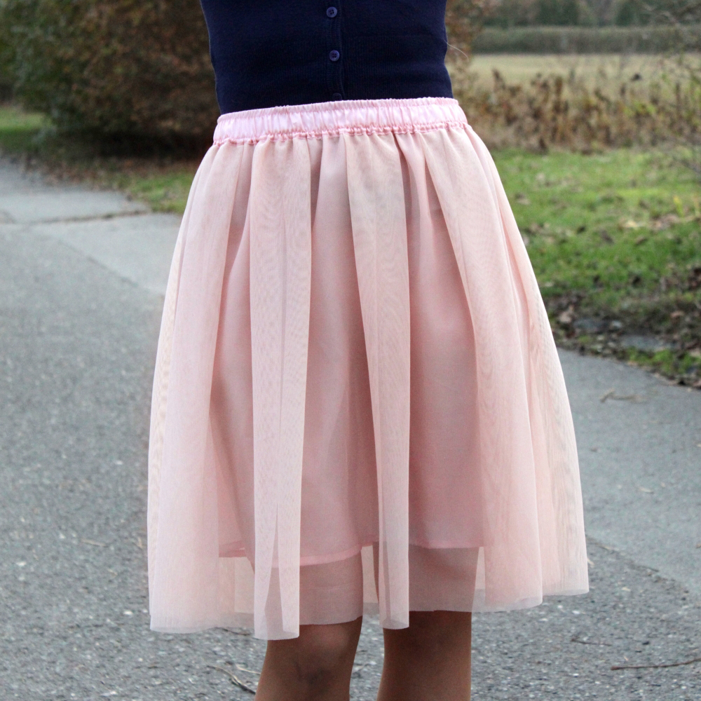 Starorůžová splývavá tylová sukně