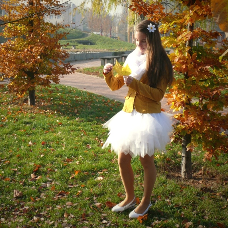 Bílá cípatá tylová sukně