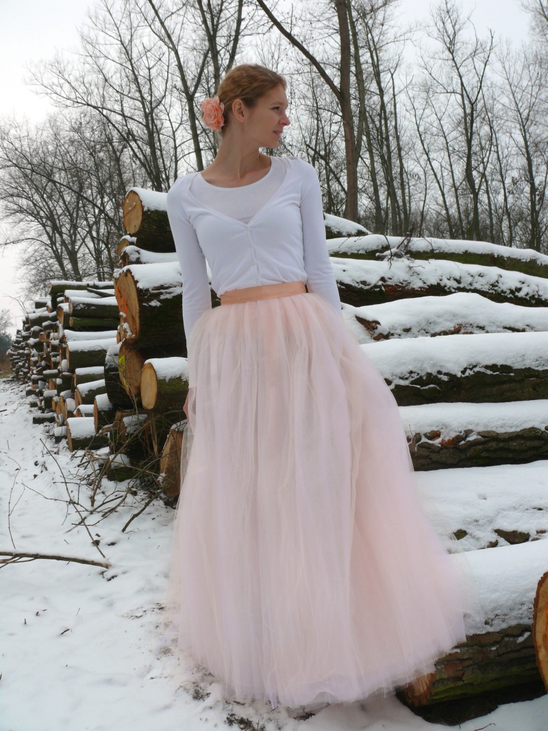 Tylová sukně pleťové barvy