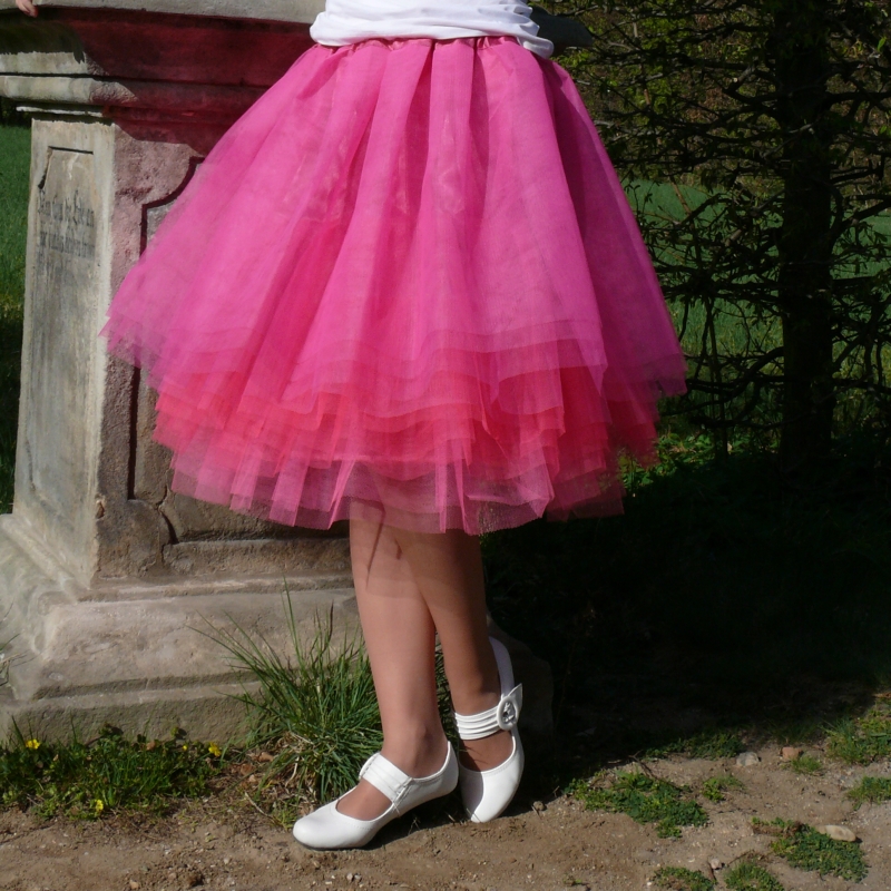 Růžová tylová sukně