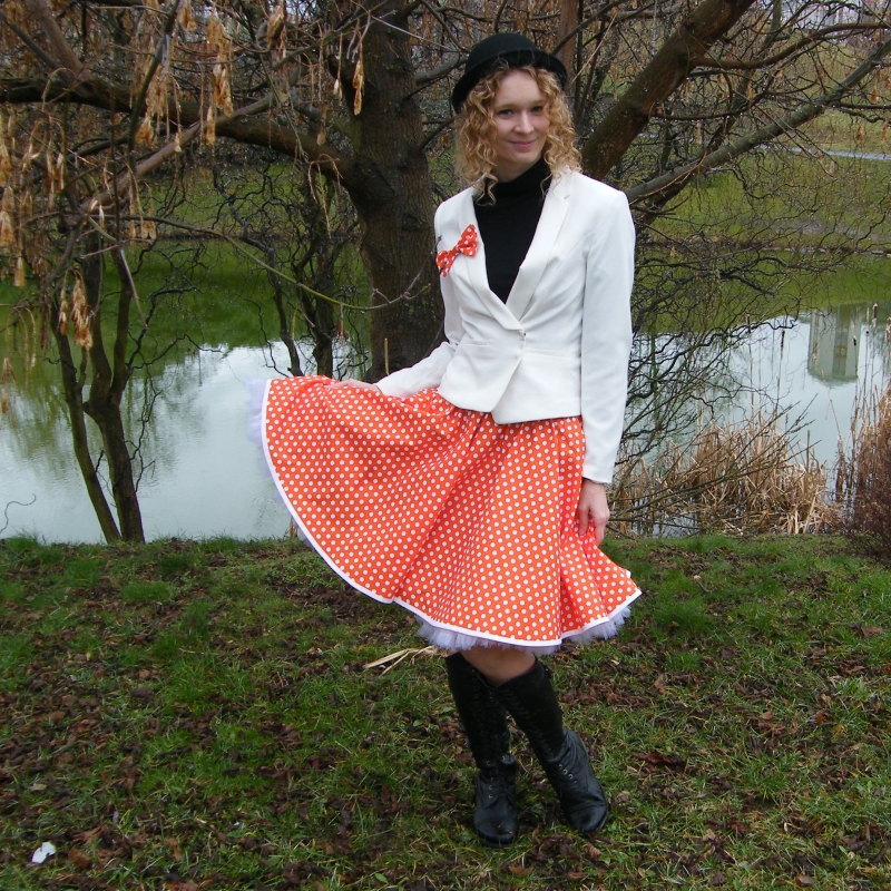 Oranžová puntíkovaná sukně