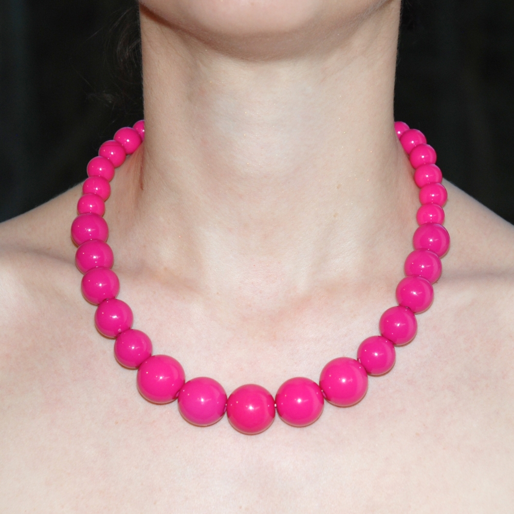 Růžové korále na krk