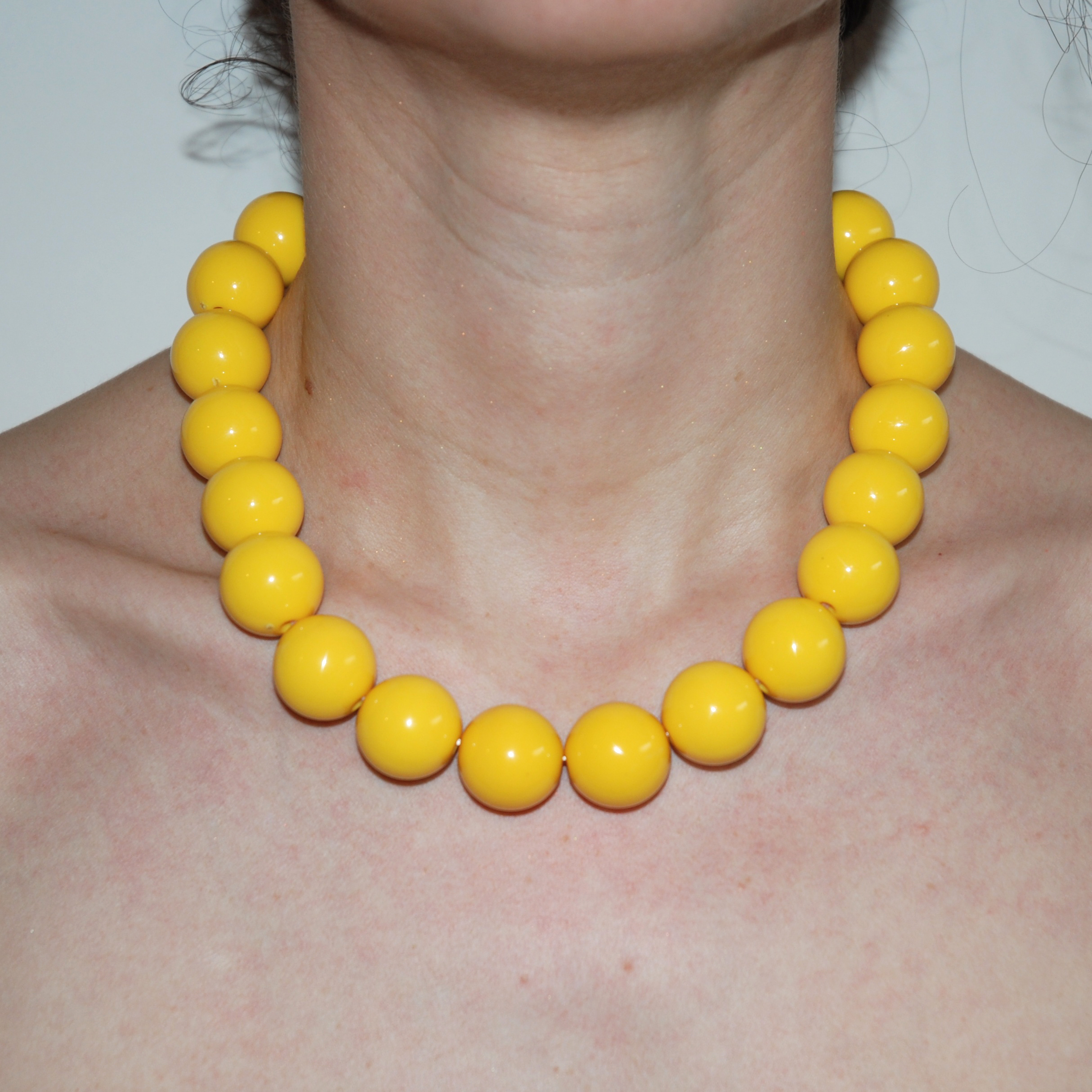 Žluté velké korále na krk