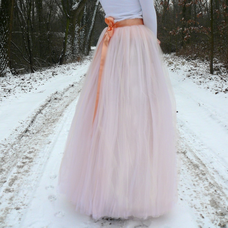 Tylová sukně pleťové barvy