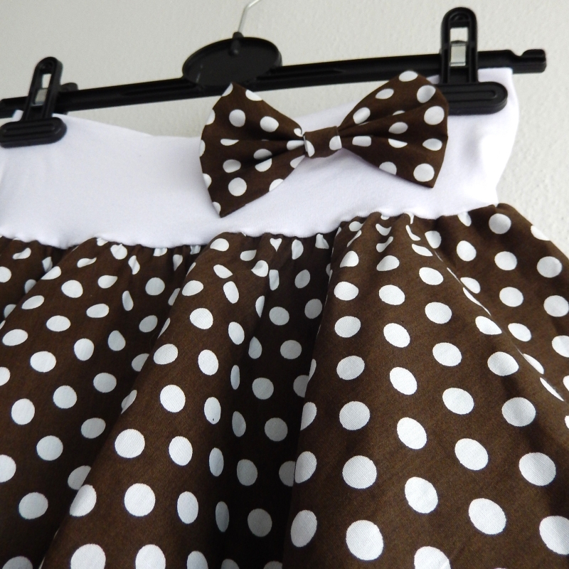 Hnědá puntíkovaná sukně