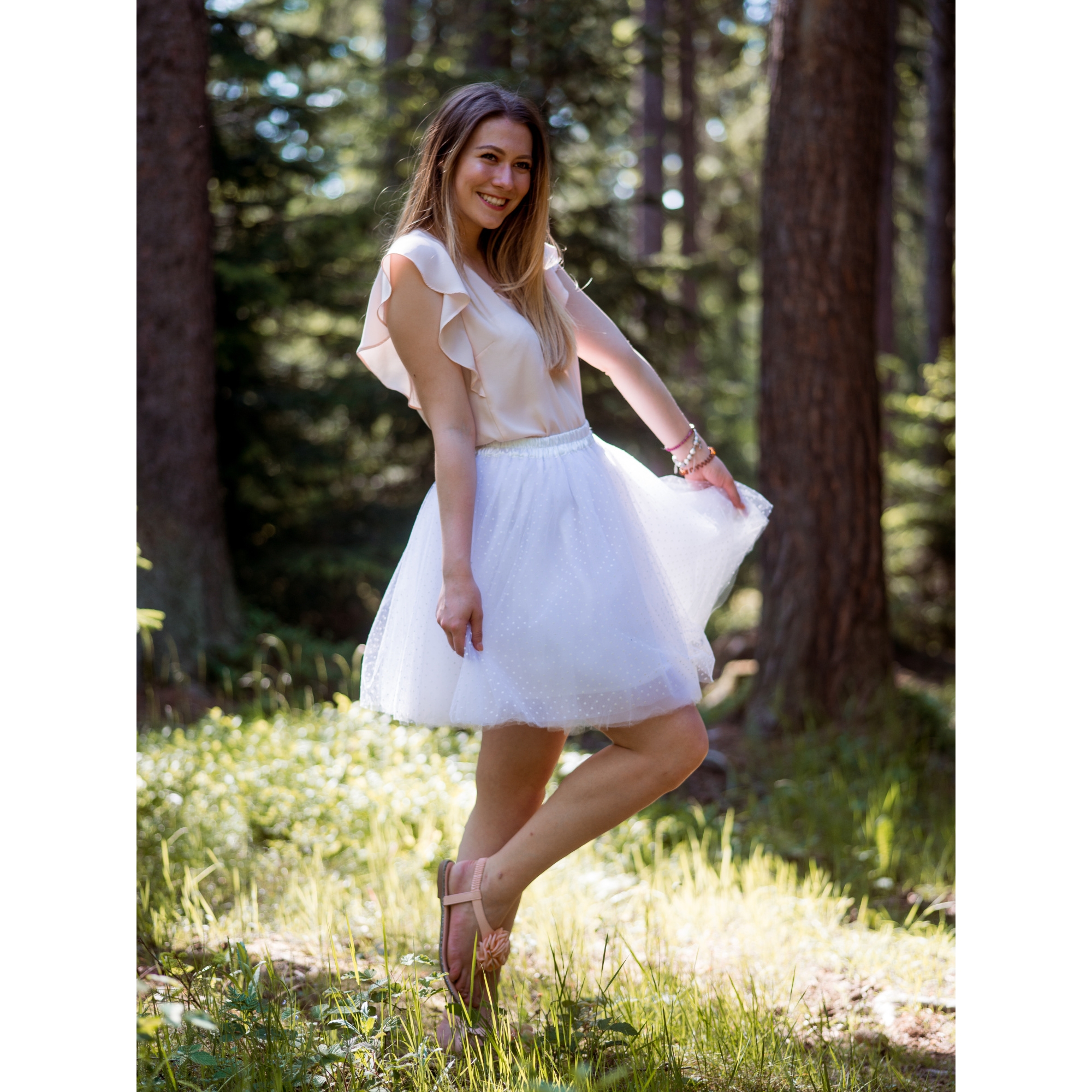 Bílá puntíkovaná tylová sukně