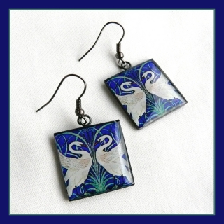 Náušnice se secesní labutí