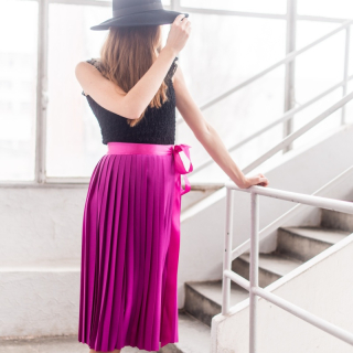 Fuchsiová zavinovací plisovaná sukně