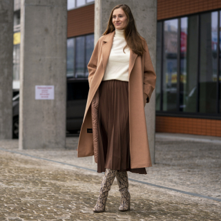 Hnědá plisovaná sukně