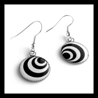 Náušnice s černobílými kruhy
