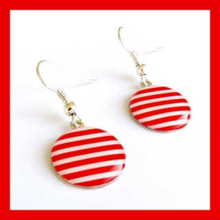 Červeno-bílé pruhované náušnice