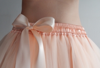 pružný pasový límec s mašlí